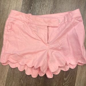 JCREW Size 4 pink linens shorts with scalloped hem.